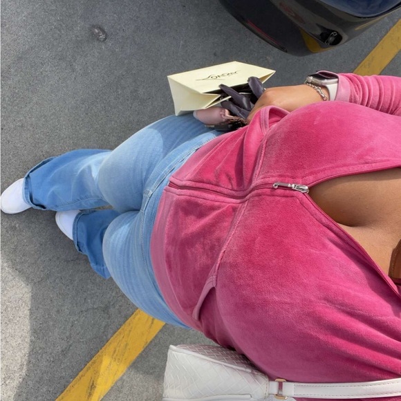 Meet your Posher, dreyy ♡ - Picture 3 of 4